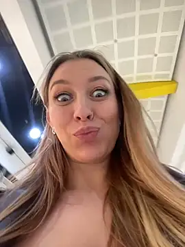 Snapshot of Sweet___Emily chatting on 12, 2, 2025 Sweet Emily online show from 12, 2, 2025