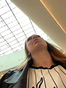 Snapshot of Sweet___Emily chatting on 13, 10, 2025 Sweet Emily online show from 13, 10, 2025