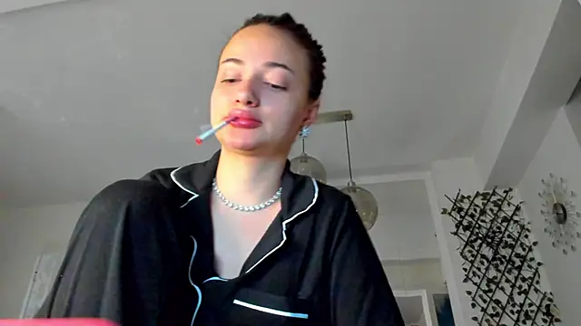 Snapshot of IreneVON chatting on 5, 12, 2024 IreneVON online show from 5, 12, 2024