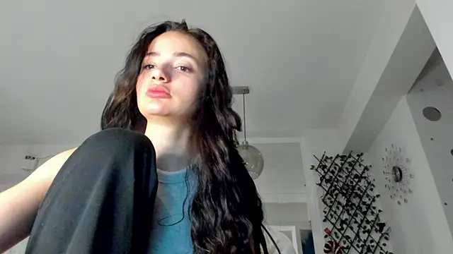 Snapshot of IreneVON chatting on 16, 12, 2024 IreneVON online show from 16, 12, 2024