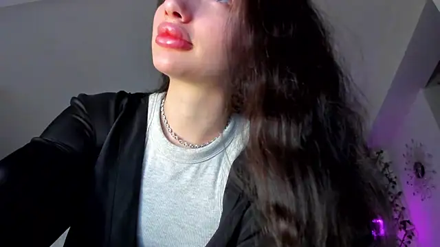 Snapshot of IreneVON chatting on 9, 2, 2025 IreneVON online show from 9, 2, 2025
