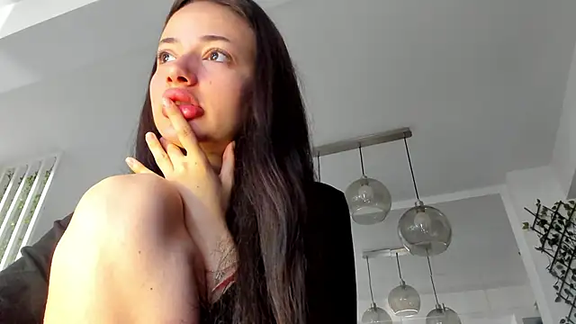 Snapshot of IreneVON chatting on 22, 3, 2025 IreneVON online show from 22, 3, 2025