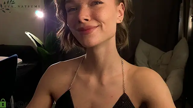 Eva Natsumi online show from 25, 10, 2025