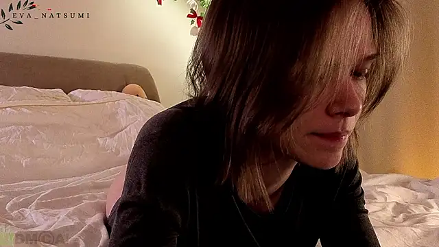 Eva Natsumi online show from 4, 3, 2026