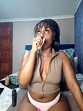 Snapshot of Queen-Chocolate chatting on 2, 3, 2025 Queen-Chocolate online show from 2, 3, 2025