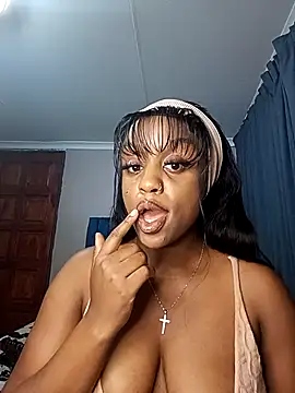 Snapshot of Queen-Chocolate chatting on 26, 10, 2025 Queen-Chocolate online show from 26, 10, 2025