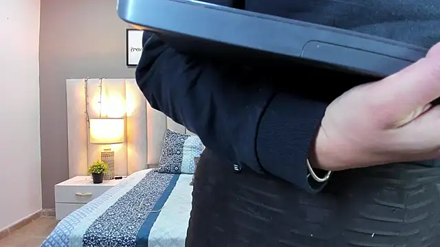 Snapshot of sara_parker069 chatting on 9, 10, 2025 sara parker069 online show from 9, 10, 2025