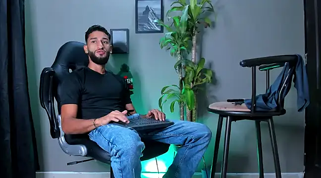 Damian 022 online show from 28, 12, 2024