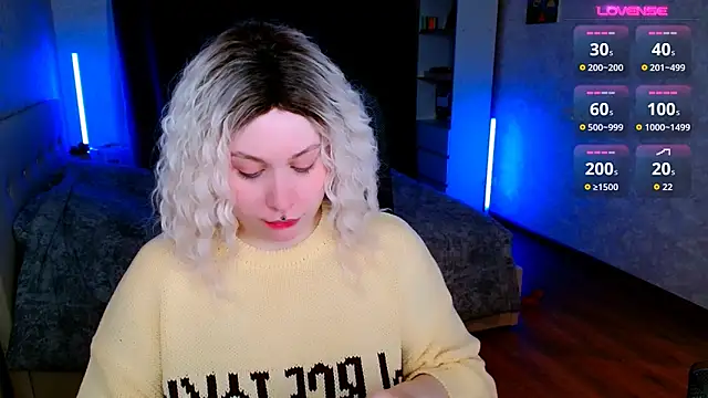 Snapshot of Blueberry-baby chatting on 24, 11, 2025 Blueberry-baby online show from 24, 11, 2025