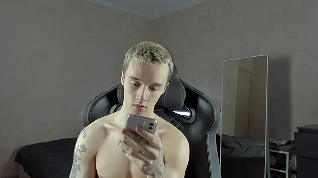 Snapshot of MasonWarholl chatting on 11, 12, 2024 MasonWarholl online show from 11, 12, 2024