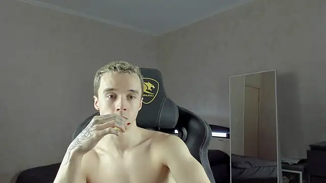 Snapshot of MasonWarholl chatting on 11, 12, 2024 MasonWarholl online show from 11, 12, 2024