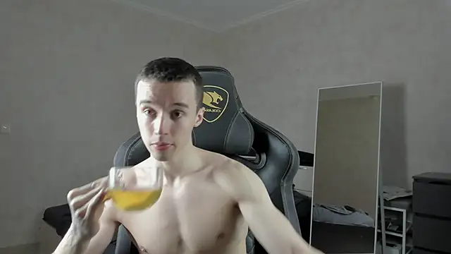 Snapshot of MasonWarholl chatting on 16, 1, 2025 MasonWarholl online show from 16, 1, 2025