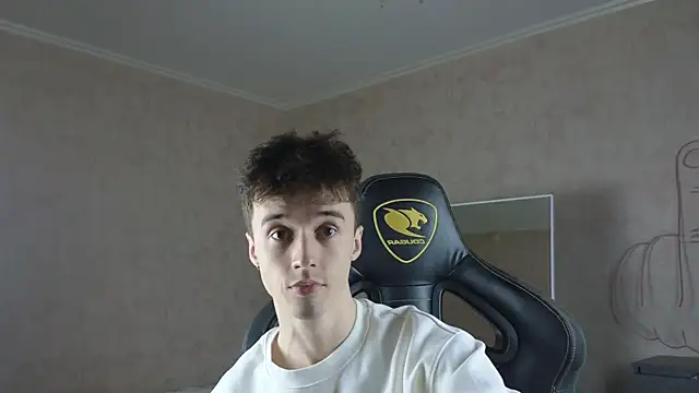 Snapshot of MasonWarholl chatting on 17, 10, 2025 MasonWarholl online show from 17, 10, 2025