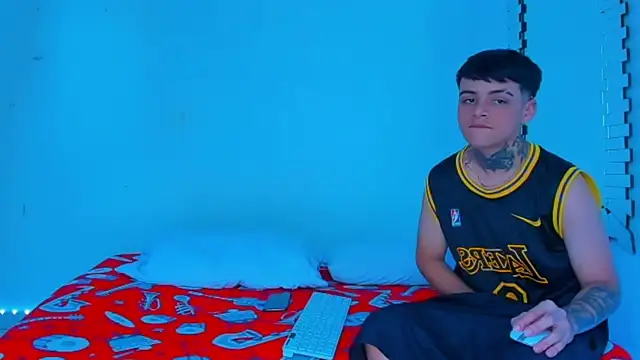 HOT boy2025 online show from 18, 1, 2025