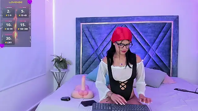 Dapnne  online show from 29, 1, 2025