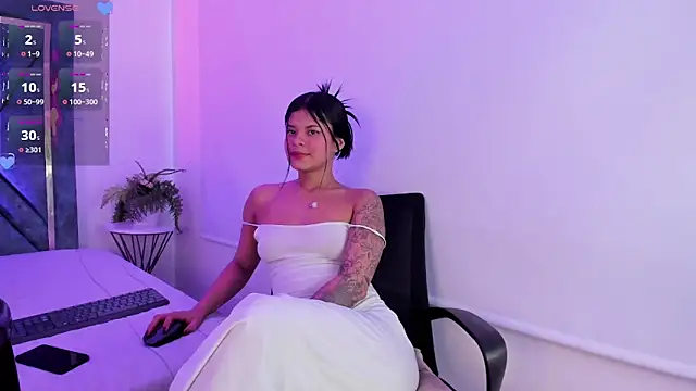 Dapnne  online show from 8, 3, 2025