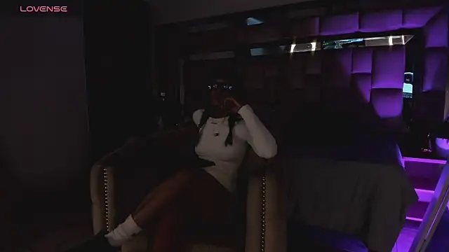 Dapnne  online show from 25, 9, 2025