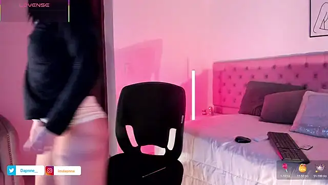 Dapnne  online show from 1, 12, 2025