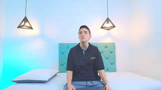 Tinny and Candy online show from 3, 2, 2025