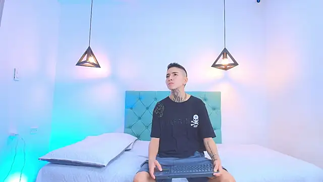 Tinny and Candy online show from 11, 2, 2025