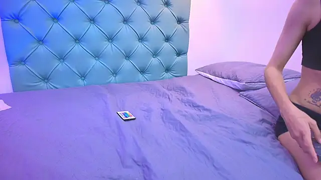 Tinny and Candy online show from 17, 2, 2025