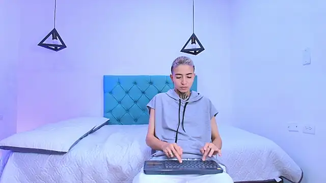 Tinny and Candy online show from 11, 3, 2025