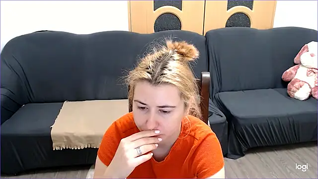 VioletaFlower7 online show from 10, 3, 2025