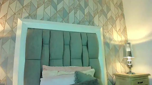 Ginger Violetta  online show from 23, 12, 2024