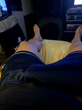 Snapshot of MatthewEmme chatting on 27, 10, 2025 MatthewEmme online show from 27, 10, 2025