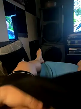 Snapshot of MatthewEmme chatting on 2, 11, 2025 MatthewEmme online show from 2, 11, 2025