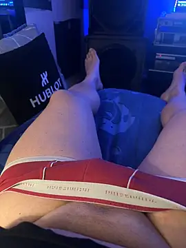 Snapshot of MatthewEmme chatting on 14, 12, 2025 MatthewEmme online show from 14, 12, 2025