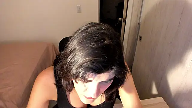 misstoya online show from 22, 5, 2026