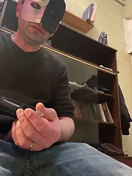 Ariel Ari online show from 9, 1, 2025