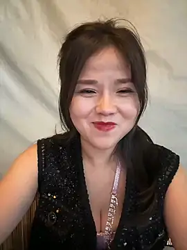 Snapshot of Efangfang chatting on 3, 1, 2025 Efangfang online show from 3, 1, 2025