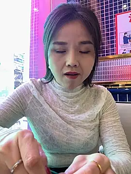 Snapshot of Efangfang chatting on 11, 1, 2025 Efangfang online show from 11, 1, 2025