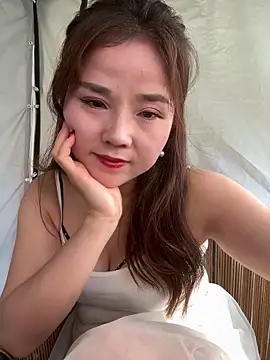 Snapshot of Efangfang chatting on 3, 3, 2025 Efangfang online show from 3, 3, 2025