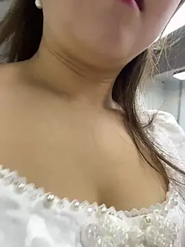 Snapshot of Efangfang chatting on 4, 3, 2025 Efangfang online show from 4, 3, 2025