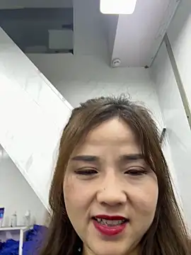 Snapshot of Efangfang chatting on 5, 3, 2025 Efangfang online show from 5, 3, 2025