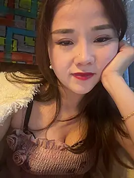 Snapshot of Efangfang chatting on 6, 3, 2025 Efangfang online show from 6, 3, 2025