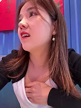 Snapshot of Efangfang chatting on 8, 3, 2025 Efangfang online show from 8, 3, 2025