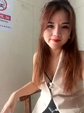 Snapshot of Efangfang chatting on 10, 9, 2025 Efangfang online show from 10, 9, 2025