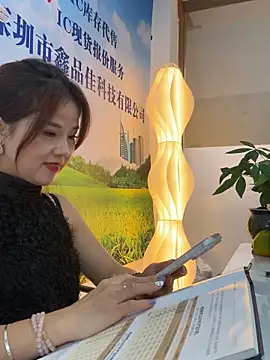Snapshot of Efangfang chatting on 23, 10, 2025 Efangfang online show from 23, 10, 2025