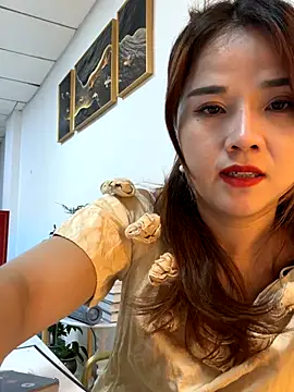 Snapshot of Efangfang chatting on 5, 11, 2025 Efangfang online show from 5, 11, 2025