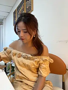 Snapshot of Efangfang chatting on 12, 11, 2025 Efangfang online show from 12, 11, 2025