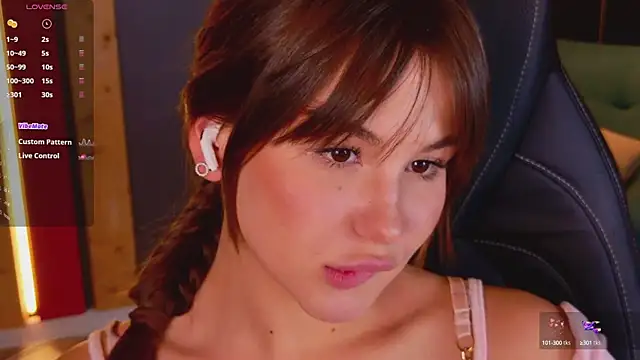 Snapshot of EmiliaDreams chatting on 9, 10, 2025 EmiliaDreams online show from 9, 10, 2025