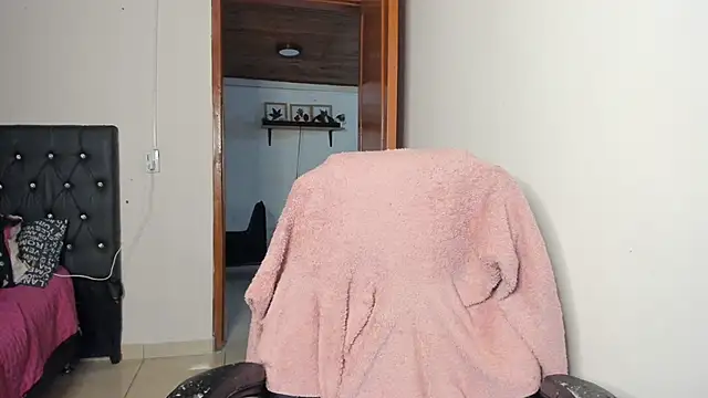 Snapshot of Imluna93 chatting on 5, 2, 2025 Imluna93 online show from 5, 2, 2025