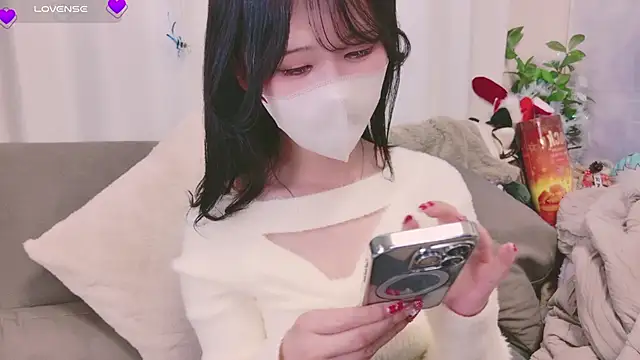 Snapshot of Conatsu chatting on 8, 1, 2025 Conatsu online show from 8, 1, 2025