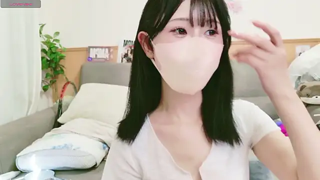 Snapshot of Conatsu chatting on 15, 10, 2025 Conatsu online show from 15, 10, 2025
