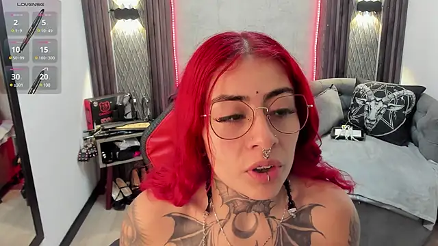 selene red  online show from 1, 2, 2025