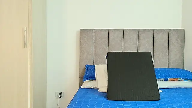 karina lewis  online show from 22, 3, 2025